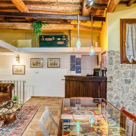Acquedotto Medievale Di Comfy פרוג'ה
